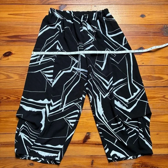 Chalet et Céci Stylish Black and White Wide Leg Pants, EUC, M - Picture 3 of 11